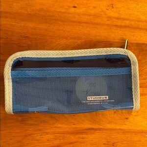 Studieux blue zippered pencil case